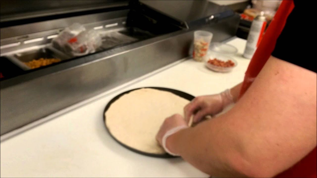 How To Make Chicken Bacon Ranch Pizza - Casey's General Store