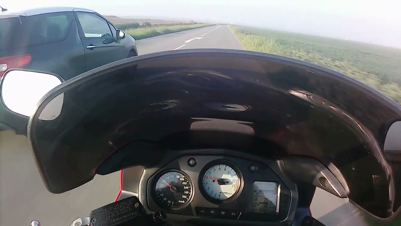 Pourquoi ça roule vite un motard ? Ben c'est simple et c'est en vidéo...