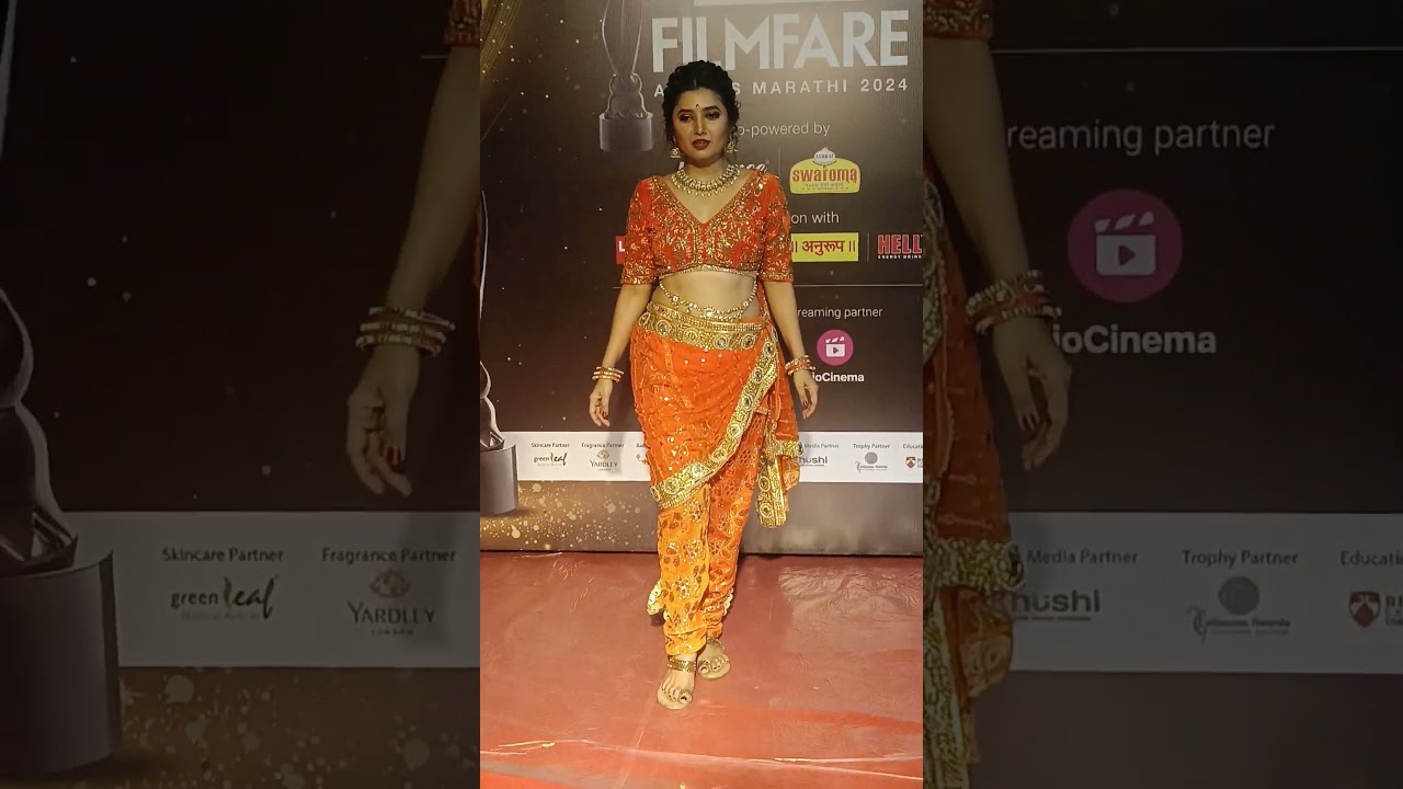 Marathi filmfare awards 24 #divyapandile#trendingsong #prajaktamali #makeuphair #fun #filmfareawards