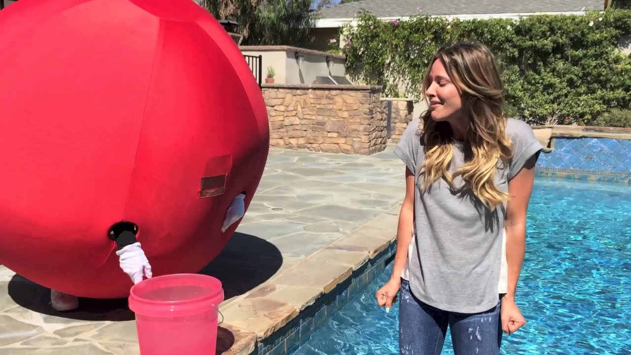 Wipeout's Jill Wagner does the ALS Ice Bucket Challenge