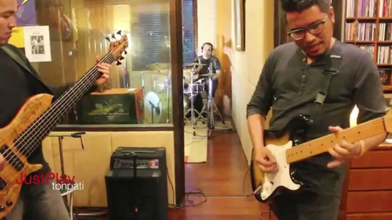 Andre Dinuth : Just Play 