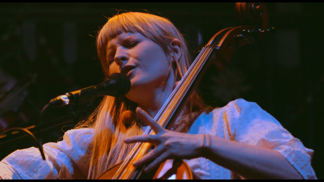 Singing cellist // 'Hourglass' live at Lefty's Music Hall
