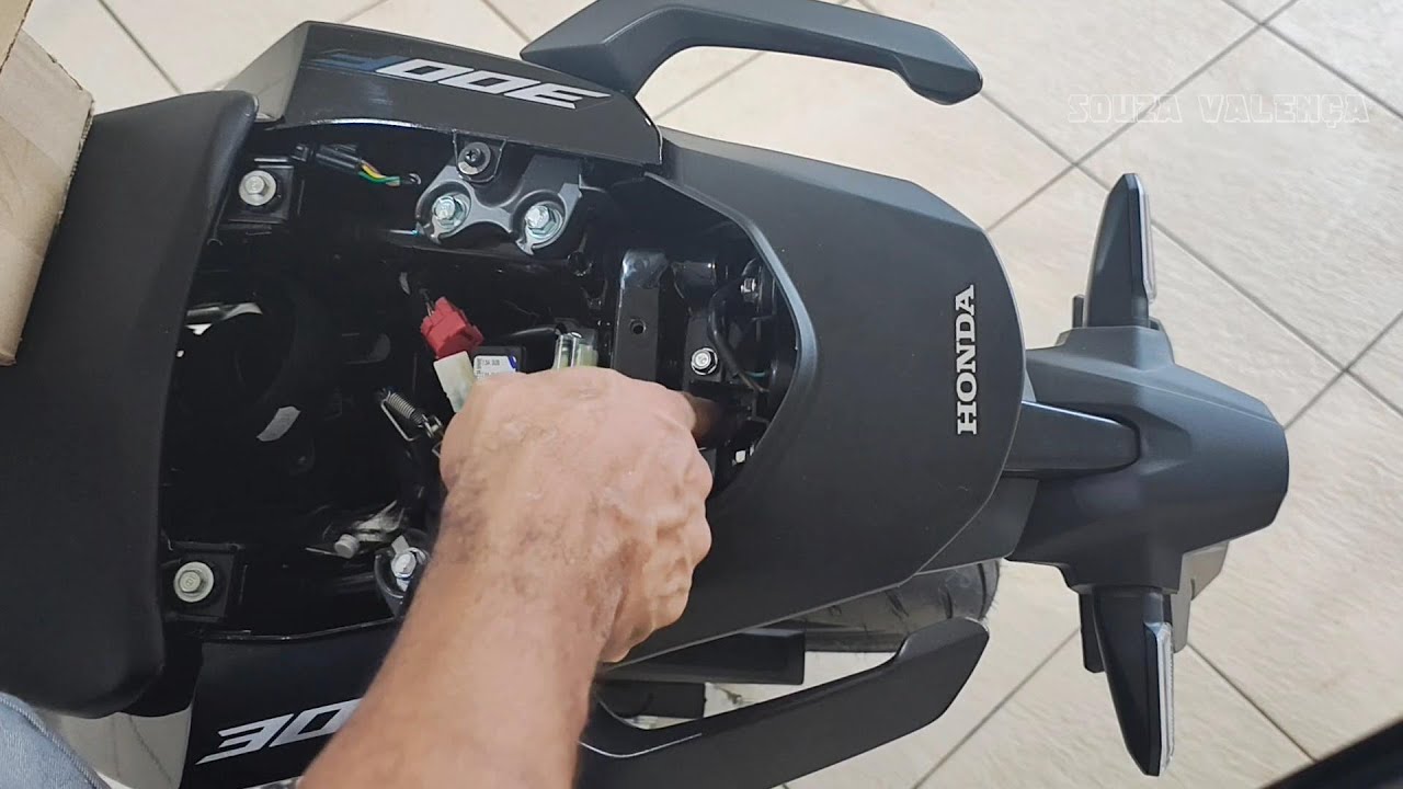 ELIMINADOR DE  RABETA  CB300f Passo a passo video completo.