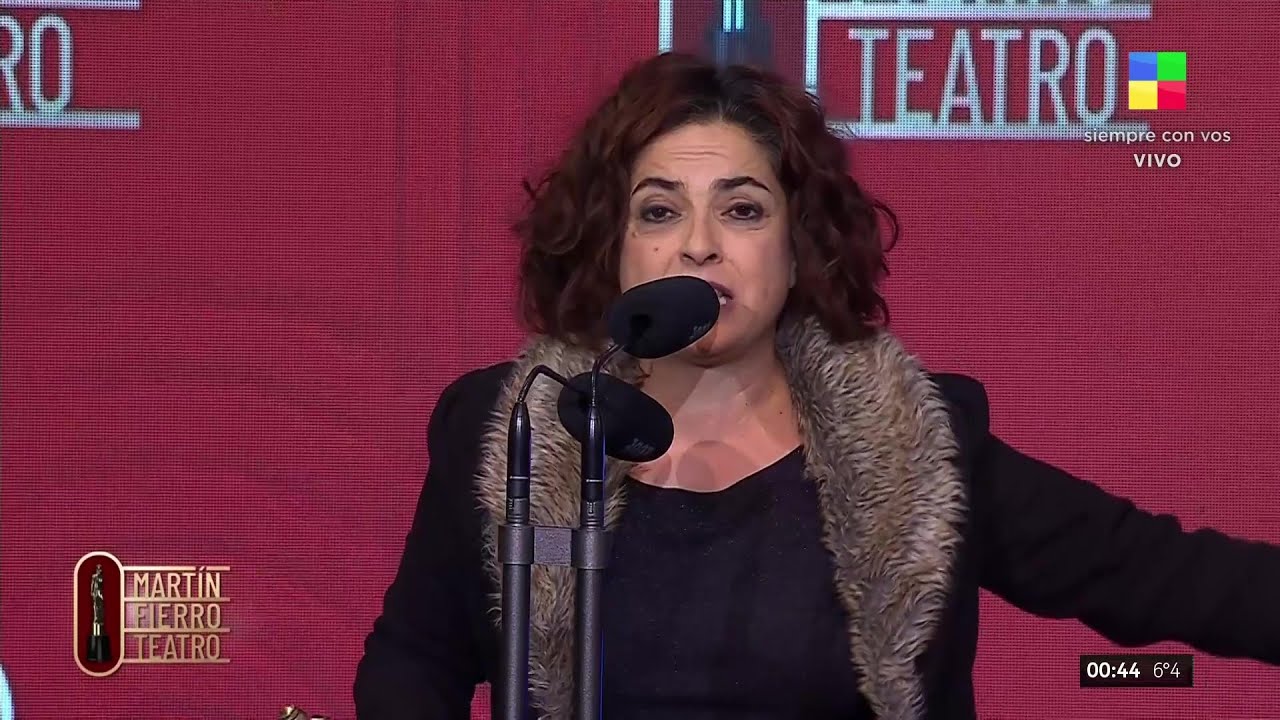 🎭MART&Iacute;N FIERRO DE TEATRO:  PAOLA BARRIENTOS GANA MEJOR ACTRIZ 24/25 CON  