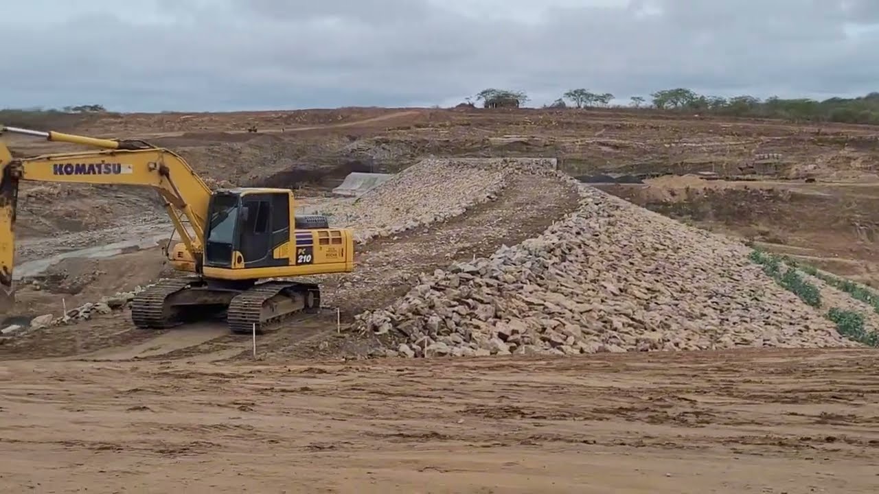 Contrução da barragem do sabão em Barra de Santa Rosa PB