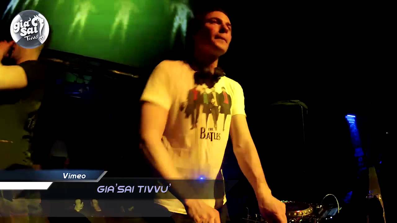 GREGOR SALTO Live Dj Set @ PALAPARTENOPE con THE SERIES e GIA' SAI TIVVU'