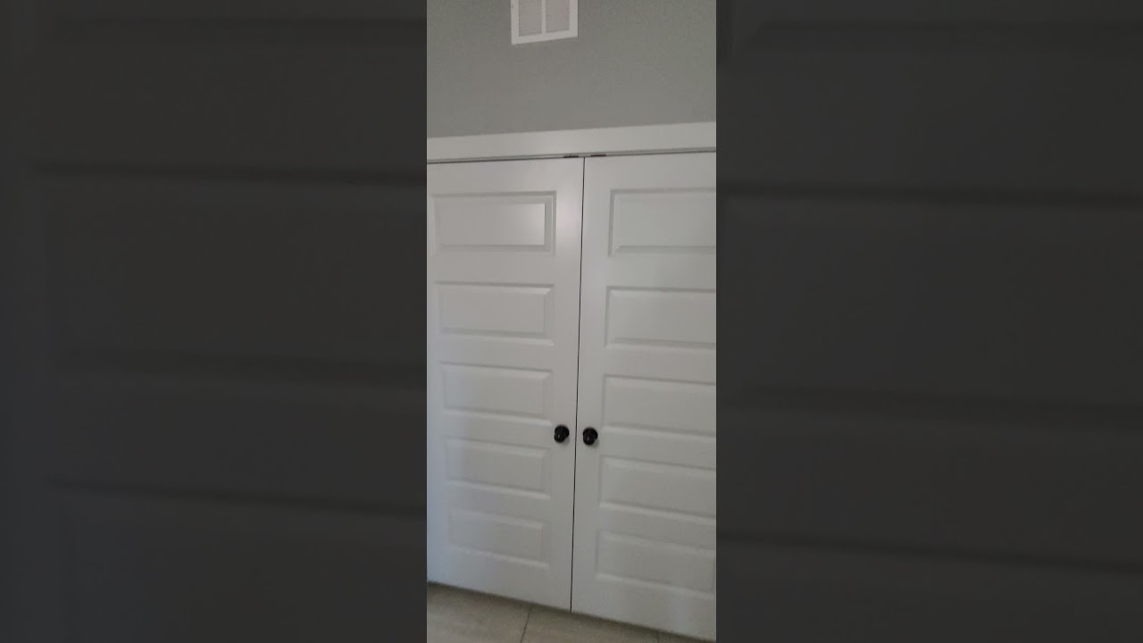 14861 Orsten Artis / Closet doors