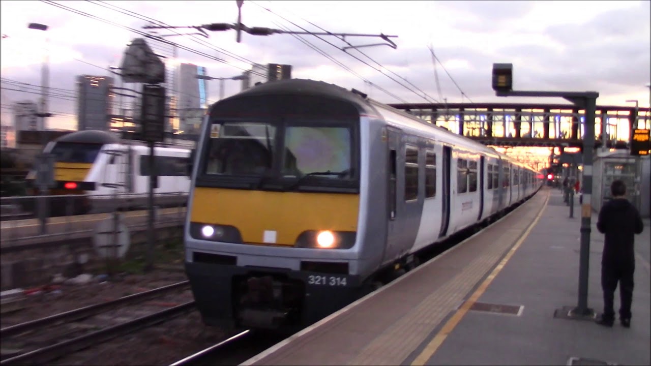 Rush Hour at at Stratford 27/10/17