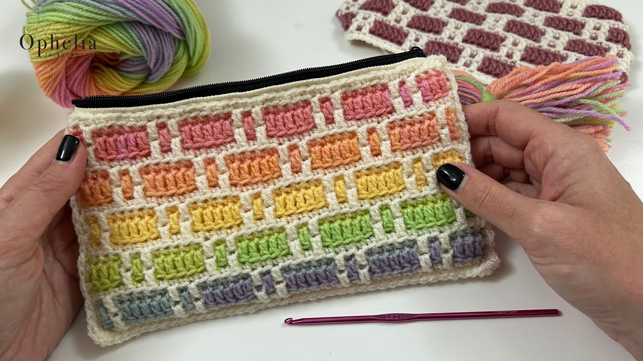 Crochet Pencil Case Cover // Introduction To Mosaic Crochet
