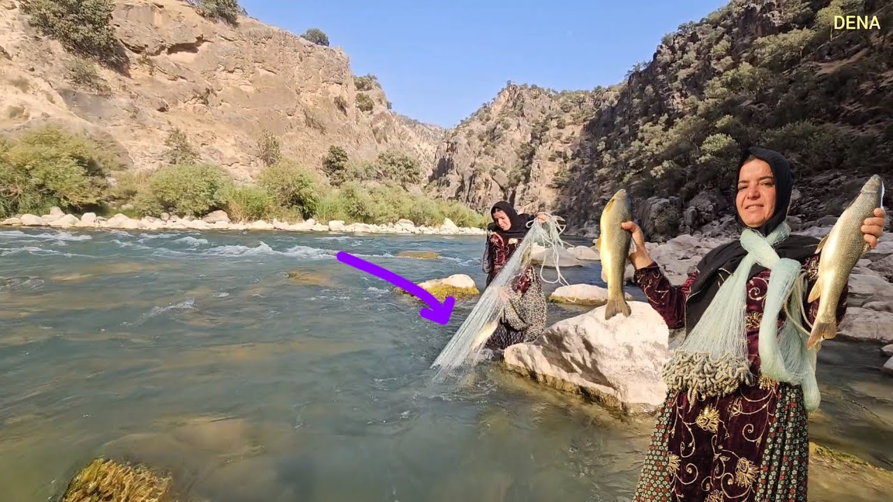 🌊🎣 in a dangerous river: A risky path to paying off debt🌊