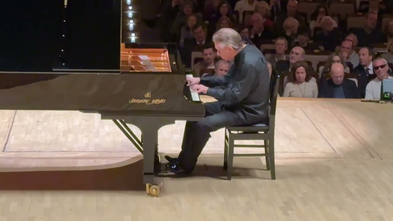 Grieg: Pictures from Life in the Country, Op. 19: III. Carnival Scene · Mikhail Pletnev