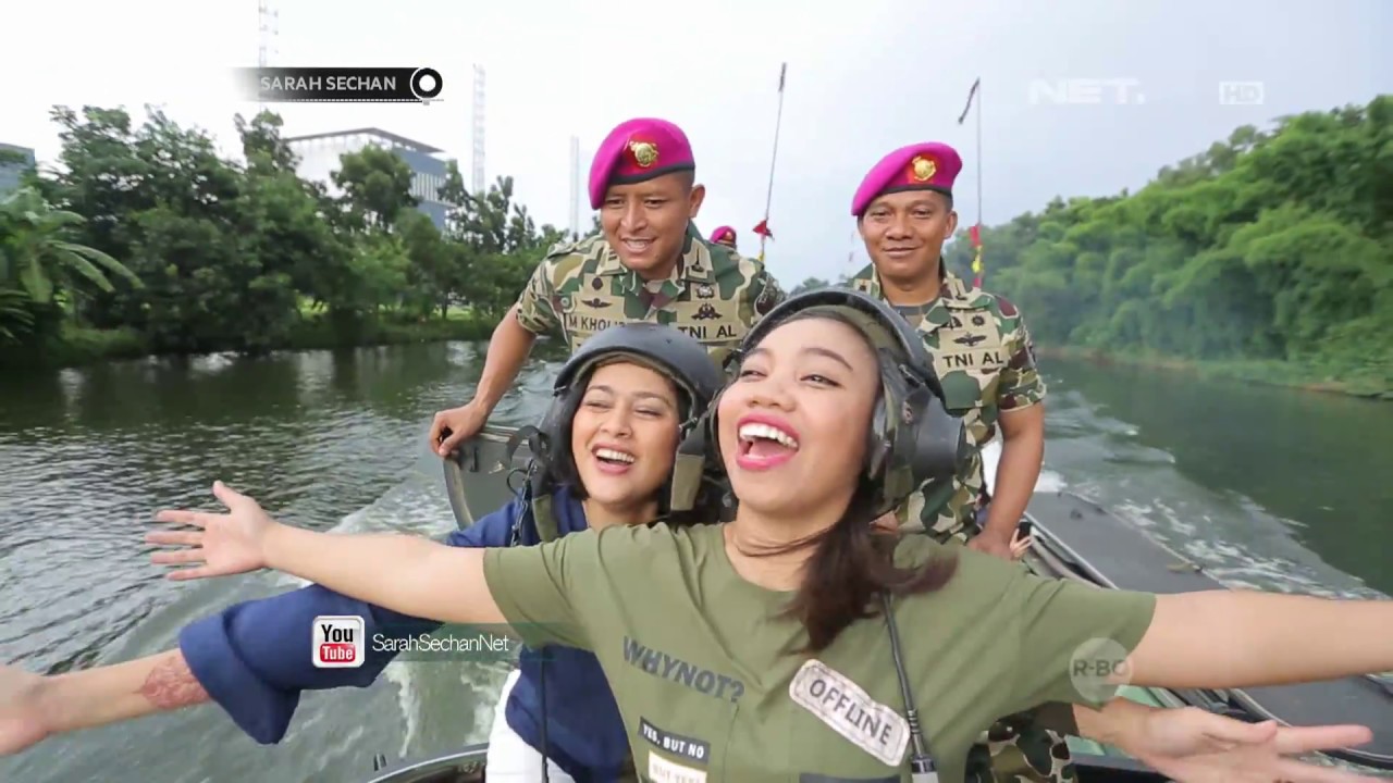 Sarah Sechan Takjub Dengan Situasi di Dalam Tank Amphibi