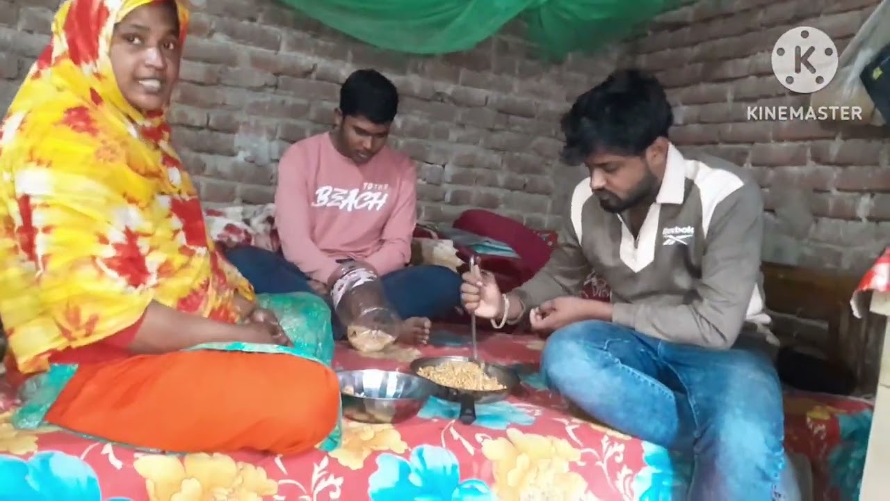 অনেকদিন পরে সবাই মিলে ঝালমুড়ি মাকিয়ে খেলাম,আজকে কি কি রান্না করলাম#blogger aity 17 January 2026