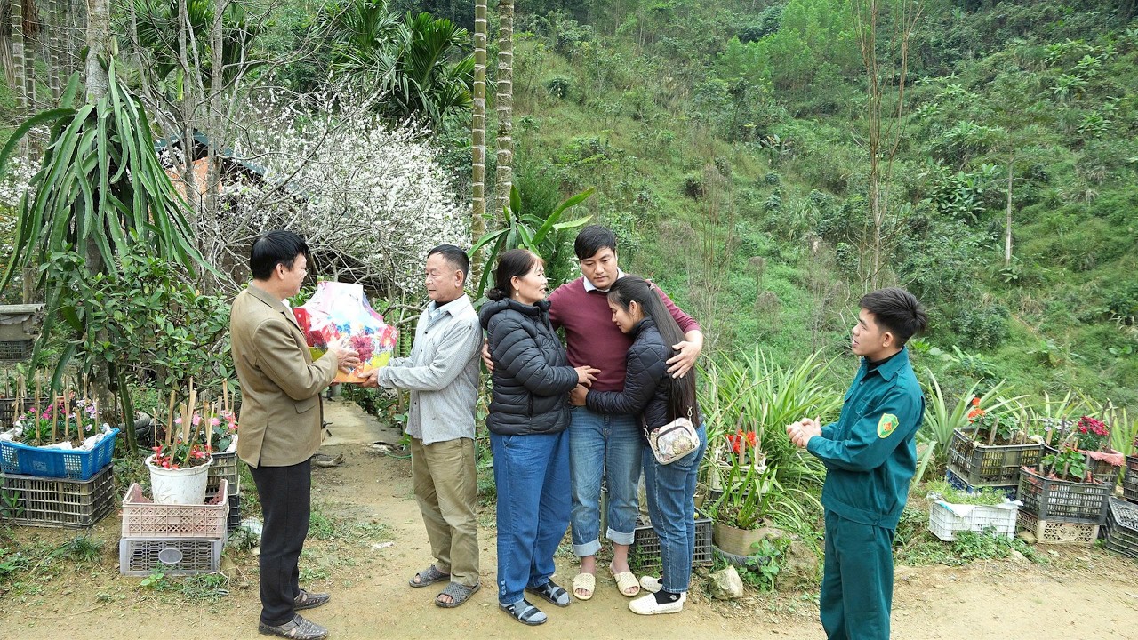 The family was overjoyed to find Long. Long was healthy, but he had lost all his memories. Lý Tử Yến