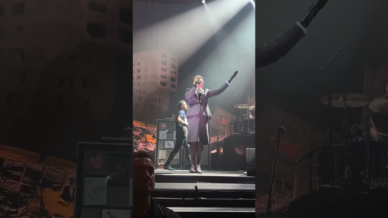 MCR - Welcome to the Black Parade (live 4K Sydney2 2023)