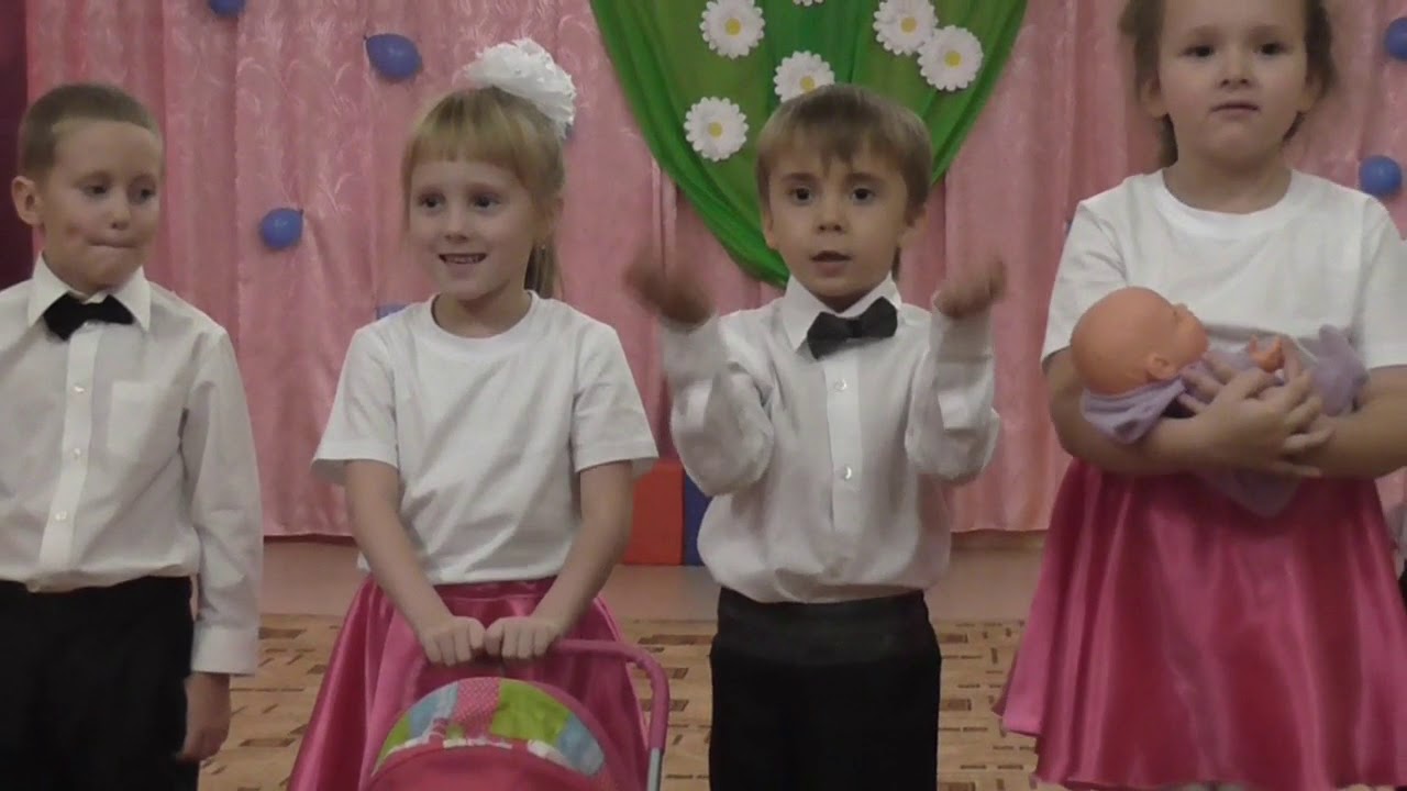 Шуточная сценка с колясками