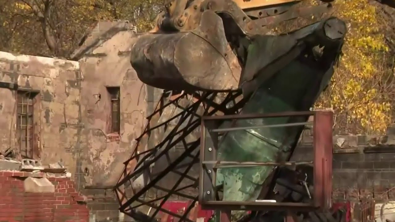 Crews dismantle steeple after fire destroys vacant Detroit church