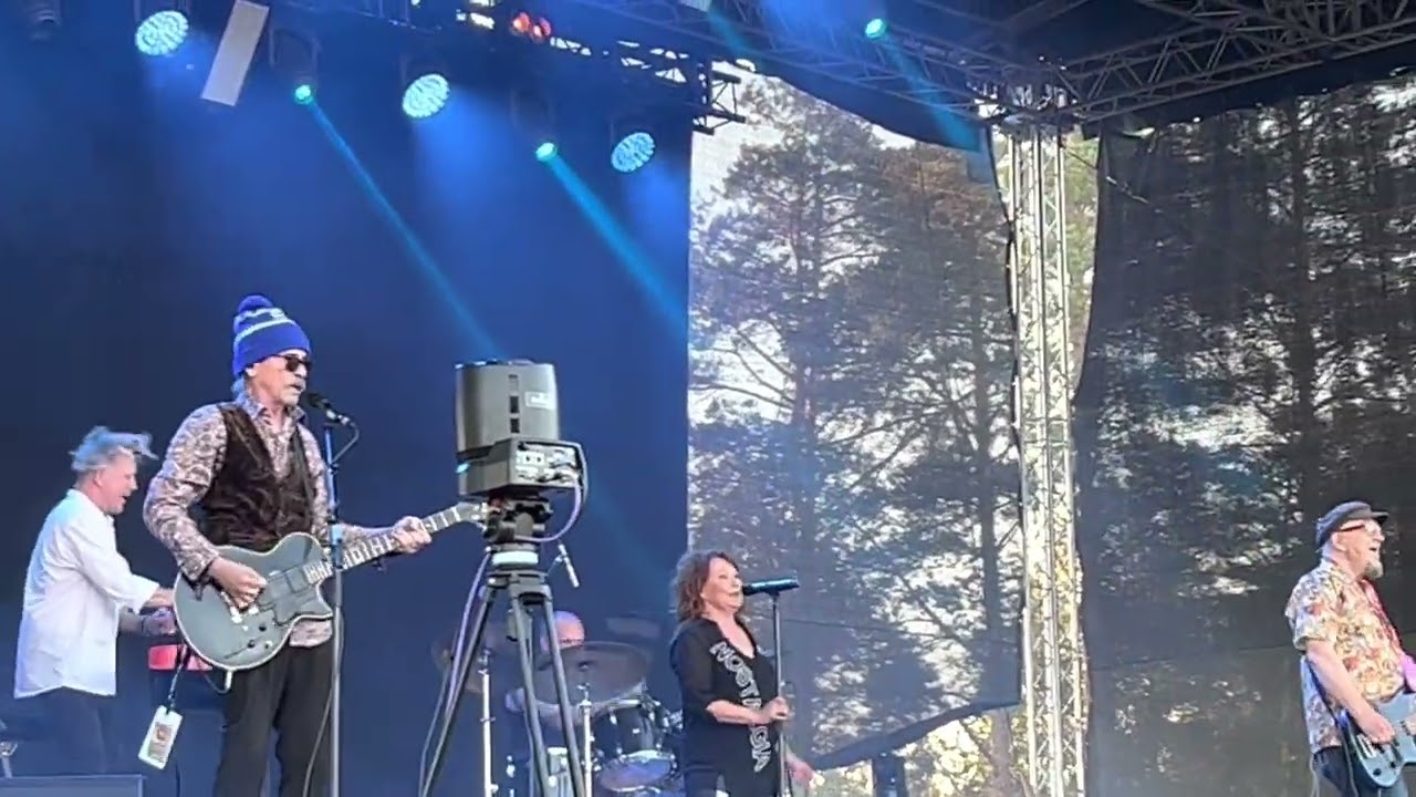 Menneisyyden vangit - Ajetaan me tandemilla