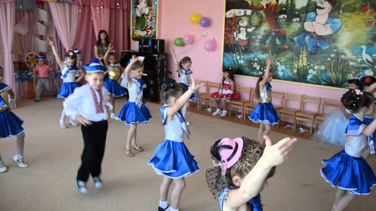 На палубі матроси