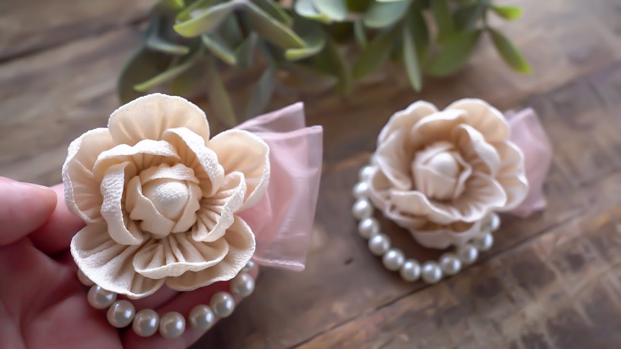 コサージュ　ヌーディカラー【つまみ細工】作り方【ちりめん細工】入学　卒業　結婚式diy ハンドメイド　Kanazashi/tsumamizaiku/