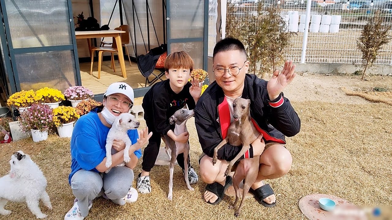 어딘가 이상한 가족사진