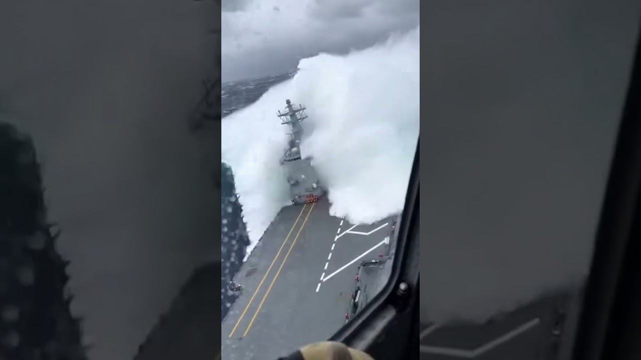 Monster Waves vs Type 075 amphibious assault ship