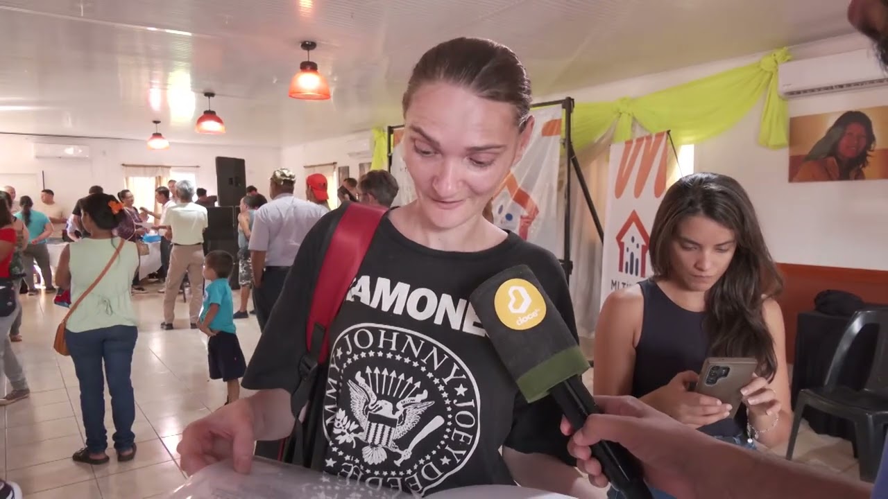 Passalacqua acompaño entrega de instrumentos de regularización dominial a familias de Santa Ana. 