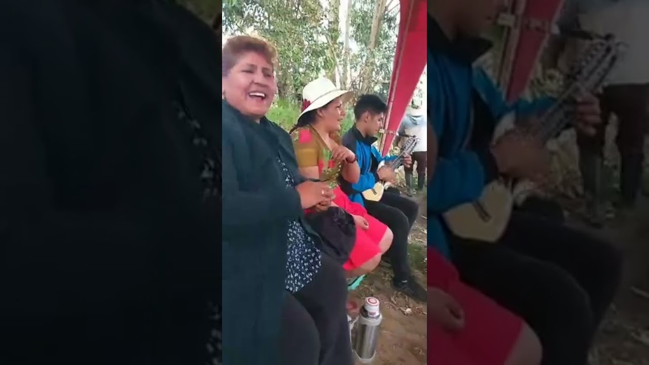 Huayños Mix con Benigno Velarde y Delia Mercado en Paracaya