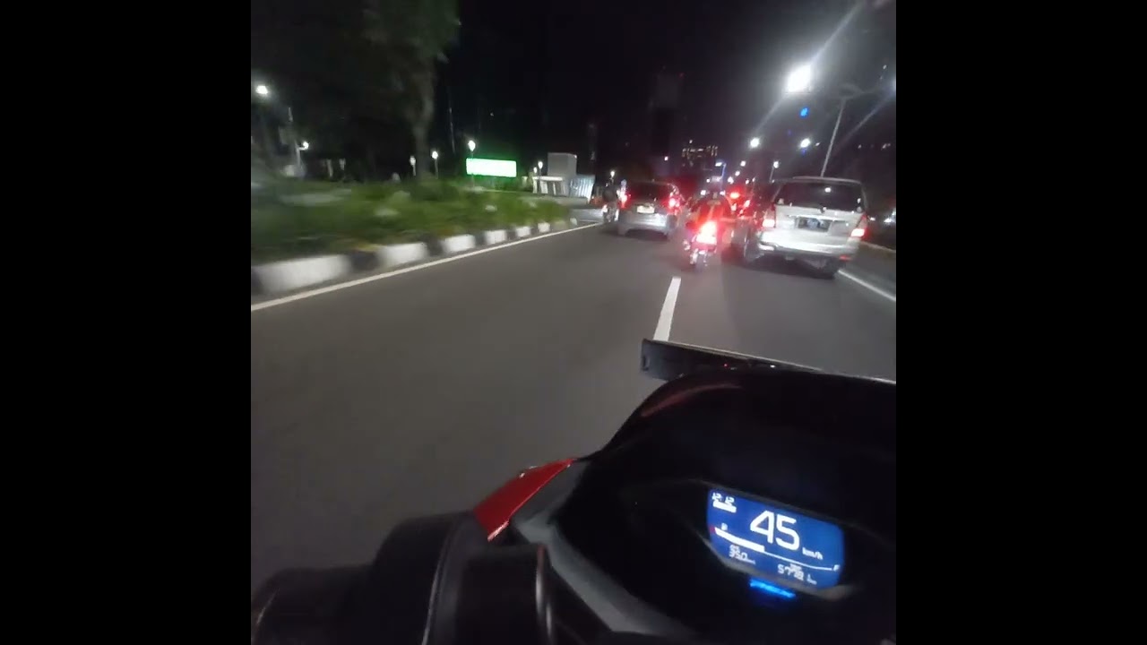SUASANA JAKARTA PADA MALAM HARI DARI THAMRIN KE SCBD SUDIRMAN !!!RAMAI