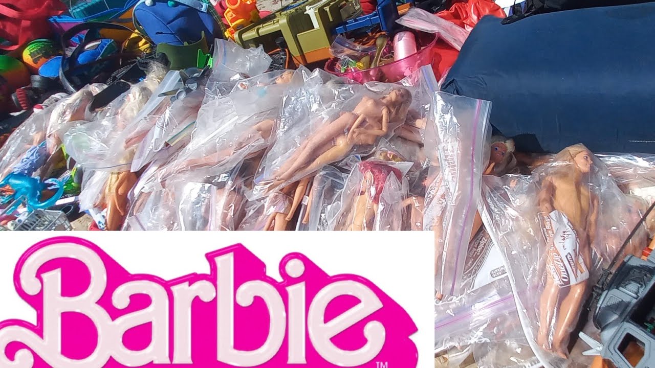 ENCONTRE UN LOTE DE BARBIES  en el #tianguis gringo  con mi amigo @cjdolls #ropadebarbie