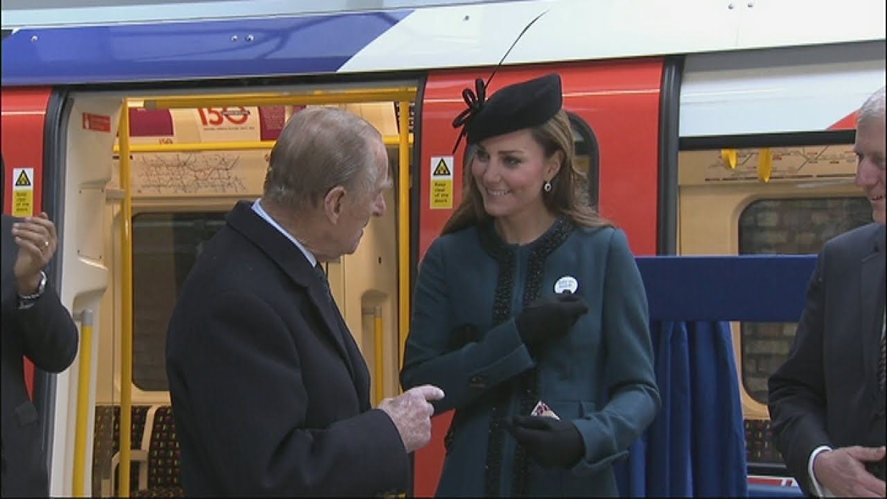 Kate Middleton: Duchess of Cambridge given 'Baby on Board' badge during royal visit to the tube