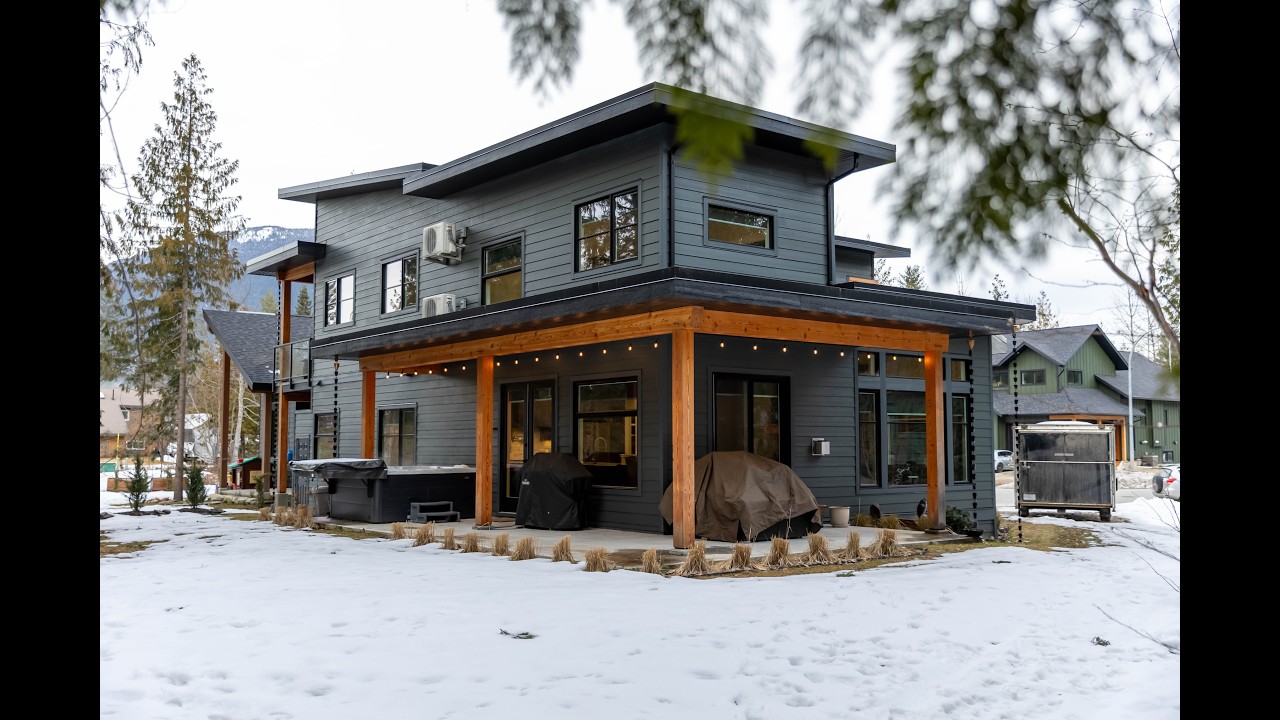 1005 Williams Gate Lane, Revelstoke