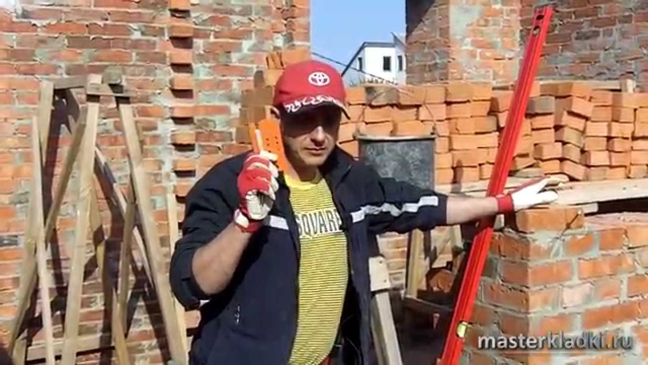 Работа с отвесом - [© masterkladki]