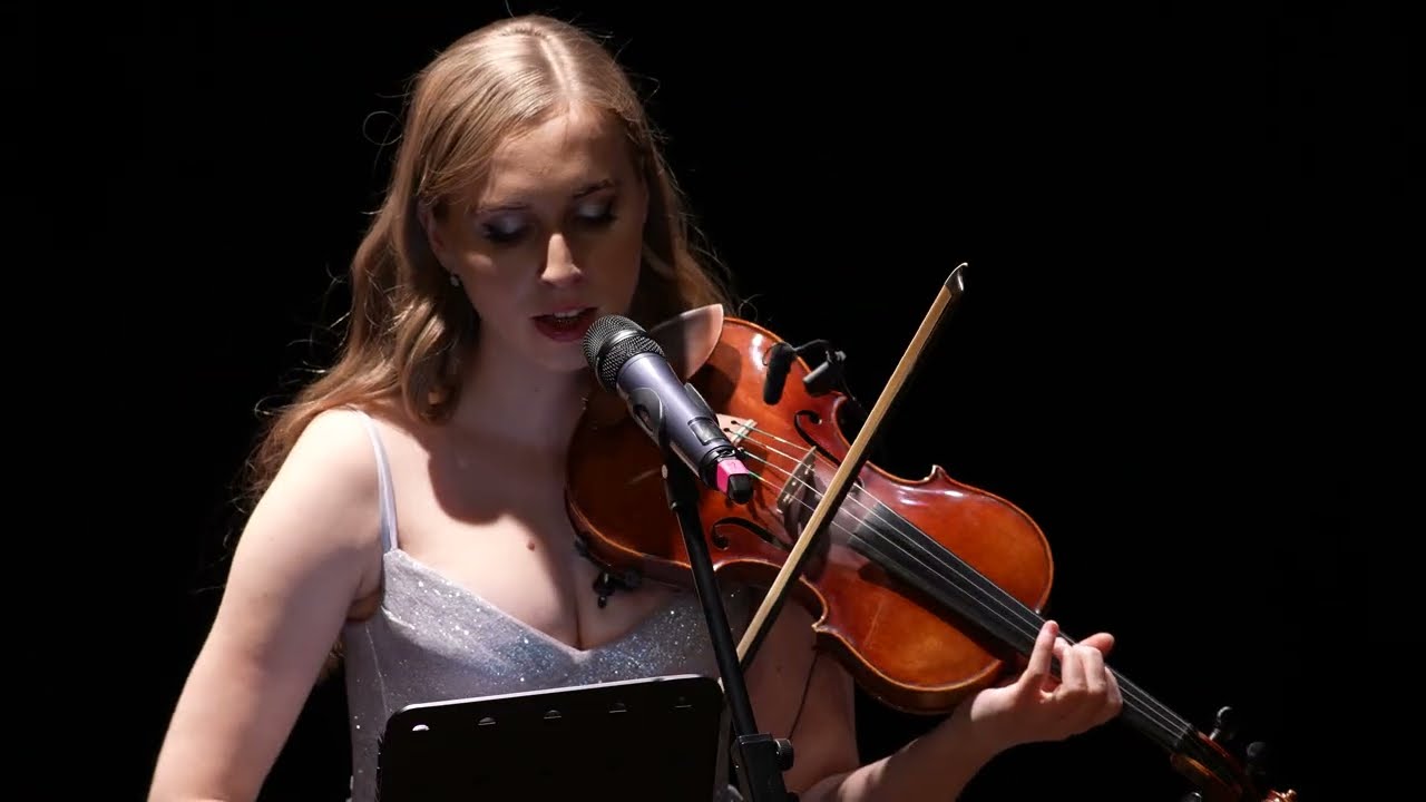 Oyfn pripetschik (Yddish song)