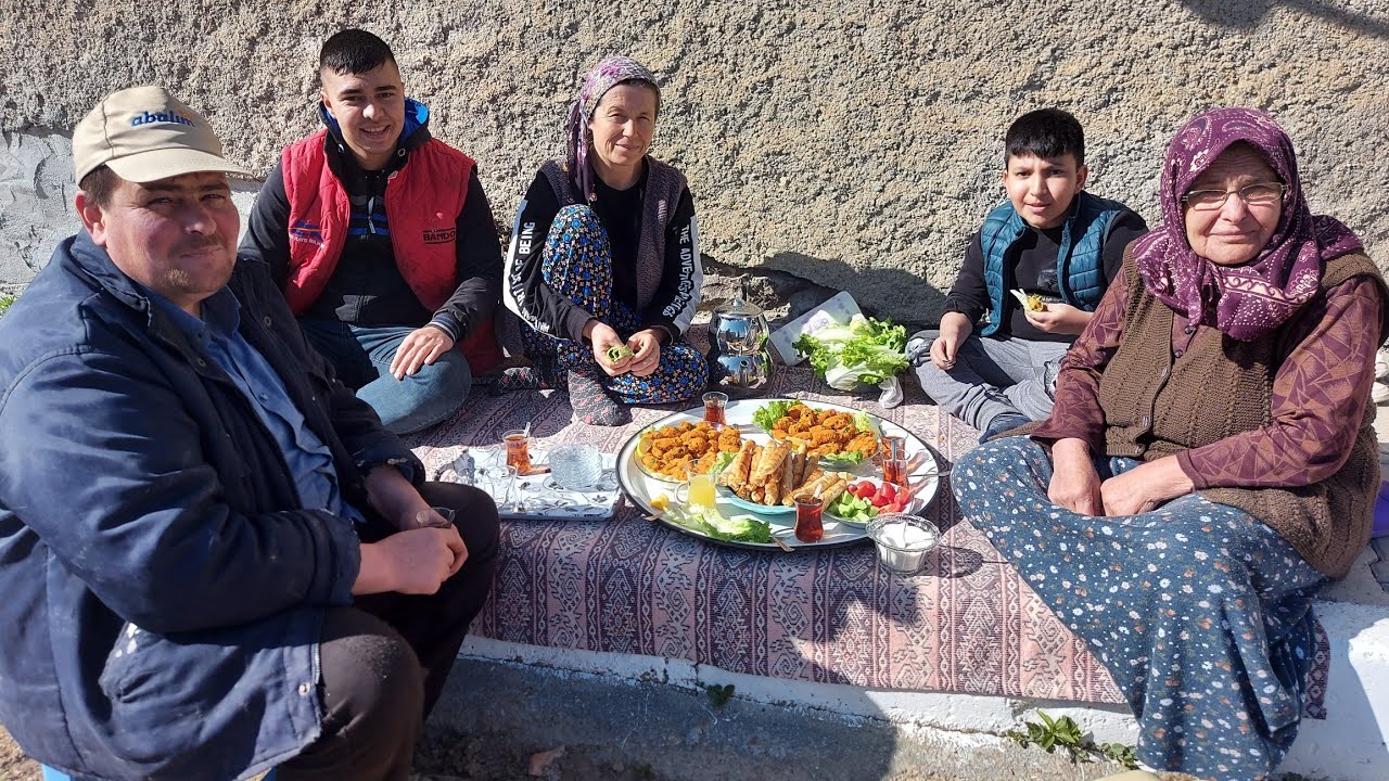 BAHAR GELDİYSE, BAHÇEDE ÇAYLAR İÇİLİR🌞 KIZIMLA MERCİMEK KÖFTESİ VE SİGARA BÖREĞİ YAPTIK💯