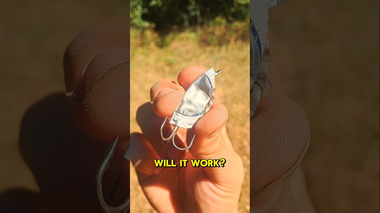 Делаем рыболовную приманку из мусора 🎣😂 #короткий #рыбалка #сделай сам
