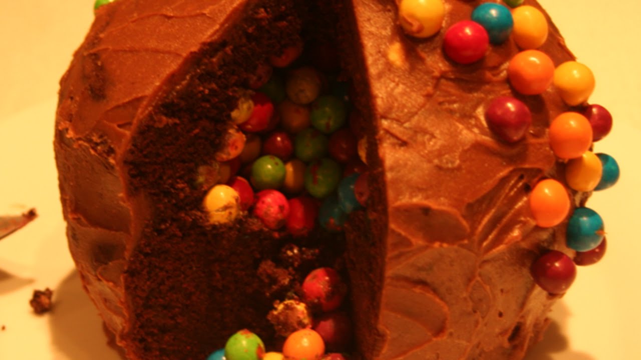 Prepara una Divertida Tarta Pi&ntilde;ata de Chocolate - Hazlo tu Mismo Comida y Bebida - Guidecentral