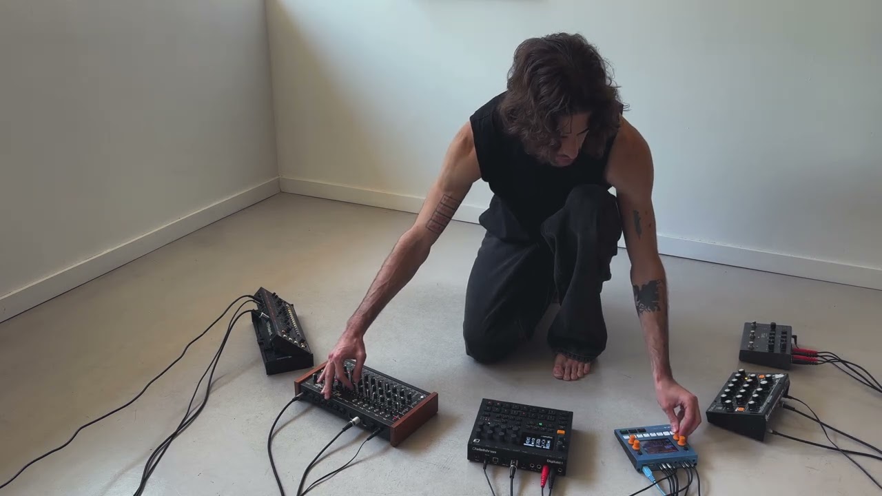 agustin bleuville – A1 | Live Hardware Set (Elektron, Moog, Roland Synth Performance)