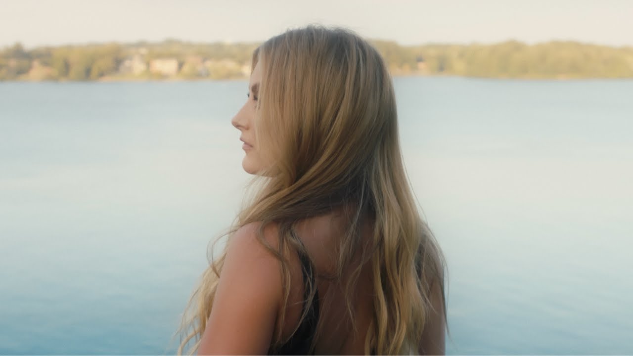 Stephanie Quayle - On the Edge