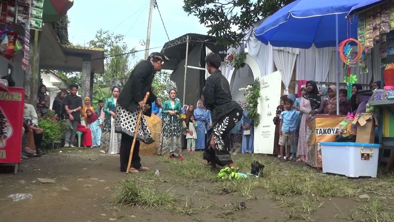 Upacara Adat 4