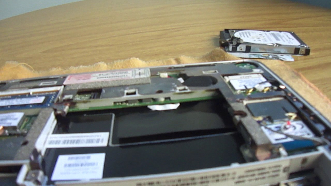 Como abrir e remover o teclado e o HD do netbook HP Mini 110/210