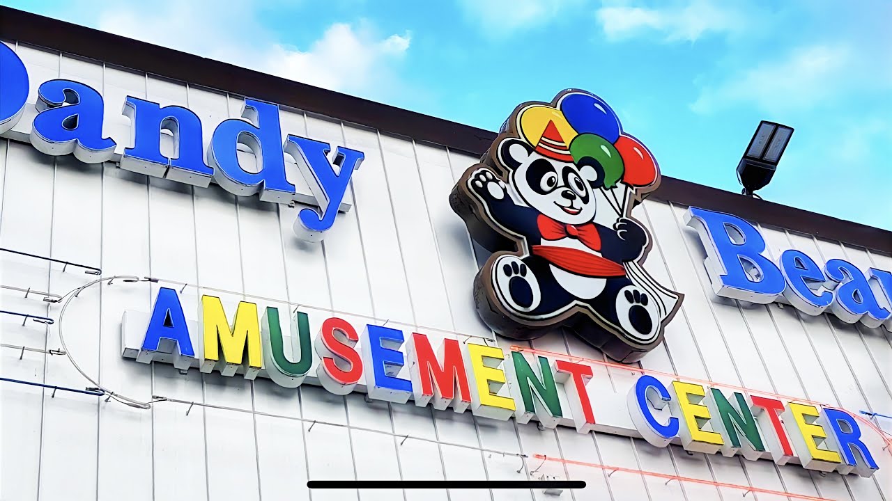 Delilah and Alizee go to DANDY BEAR