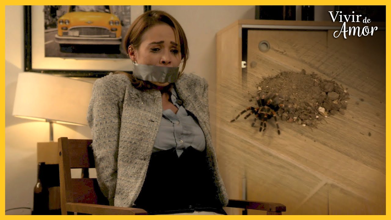Rebeca le deja una tarántula a Angelli | Vivir de amor 3/5 | Capítulo 105