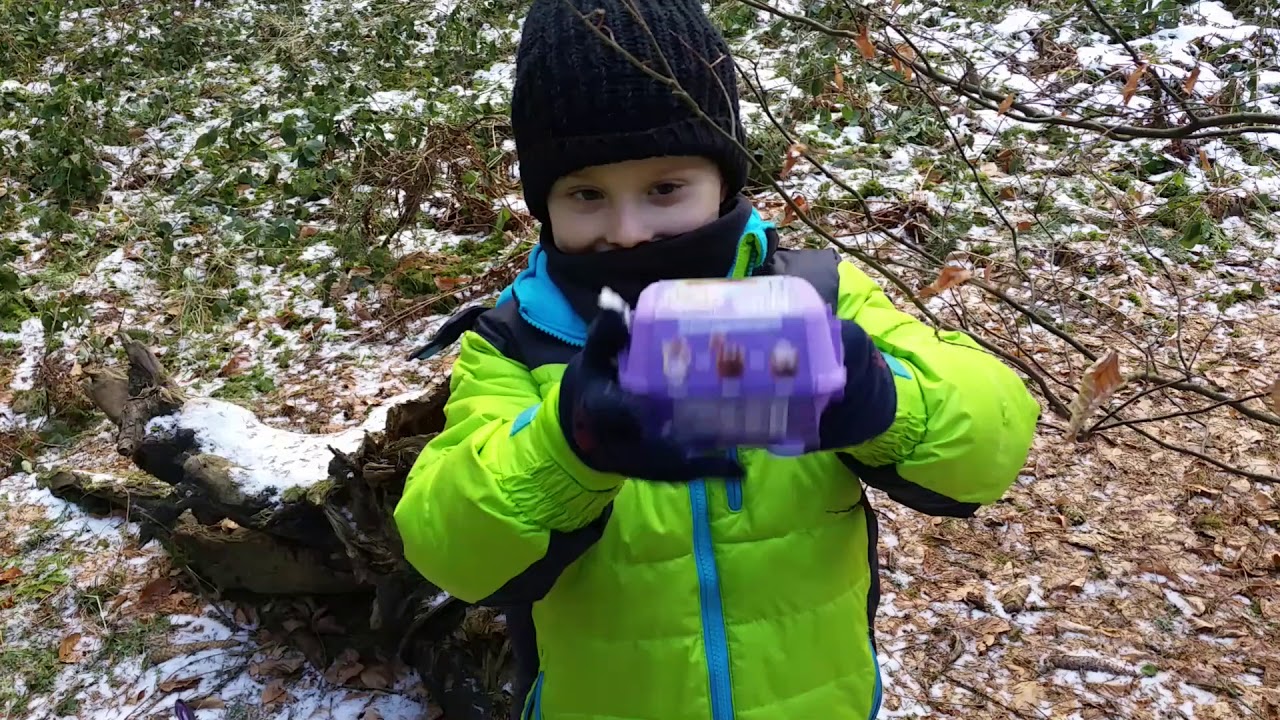 Ostern  / Abenteuer Ostereier suchen im Wald / Kinder&uuml;berraschung / Kinder Joy /