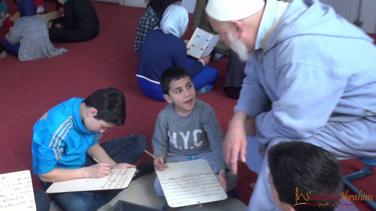 Korandragers Moskee Ibrahim Maassluis