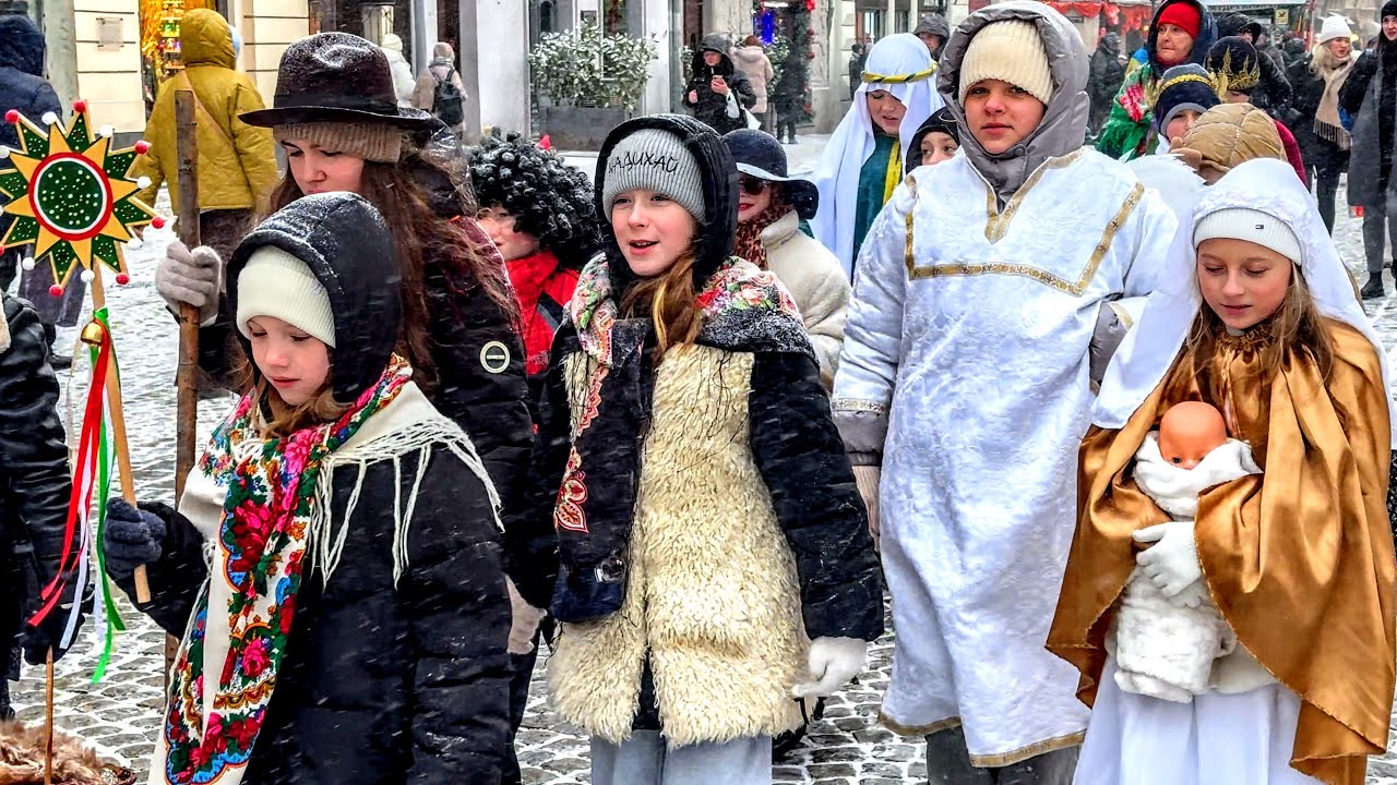 Львів Різдво, сніг, вертеп, ярмарок. #львівплощаринок 