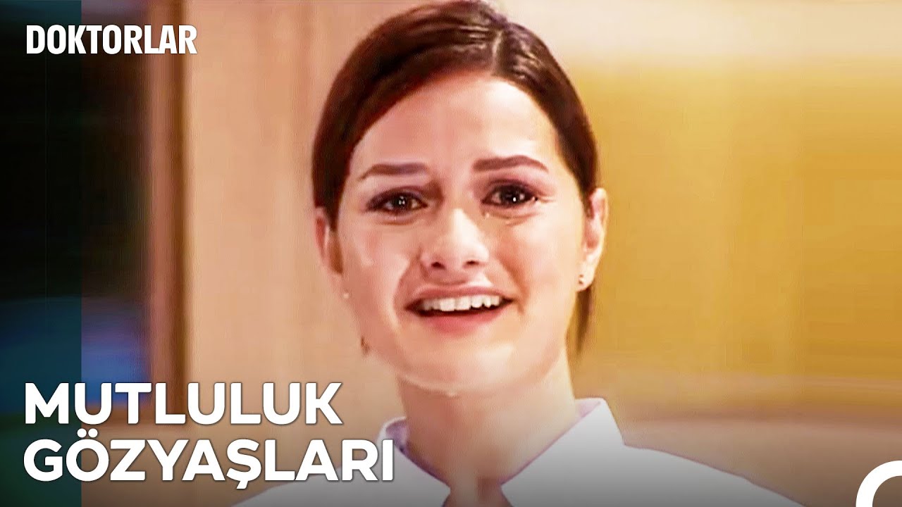 Tüm Hastanenin Önünde Gelen Evlilik Teklifi - Doktorlar