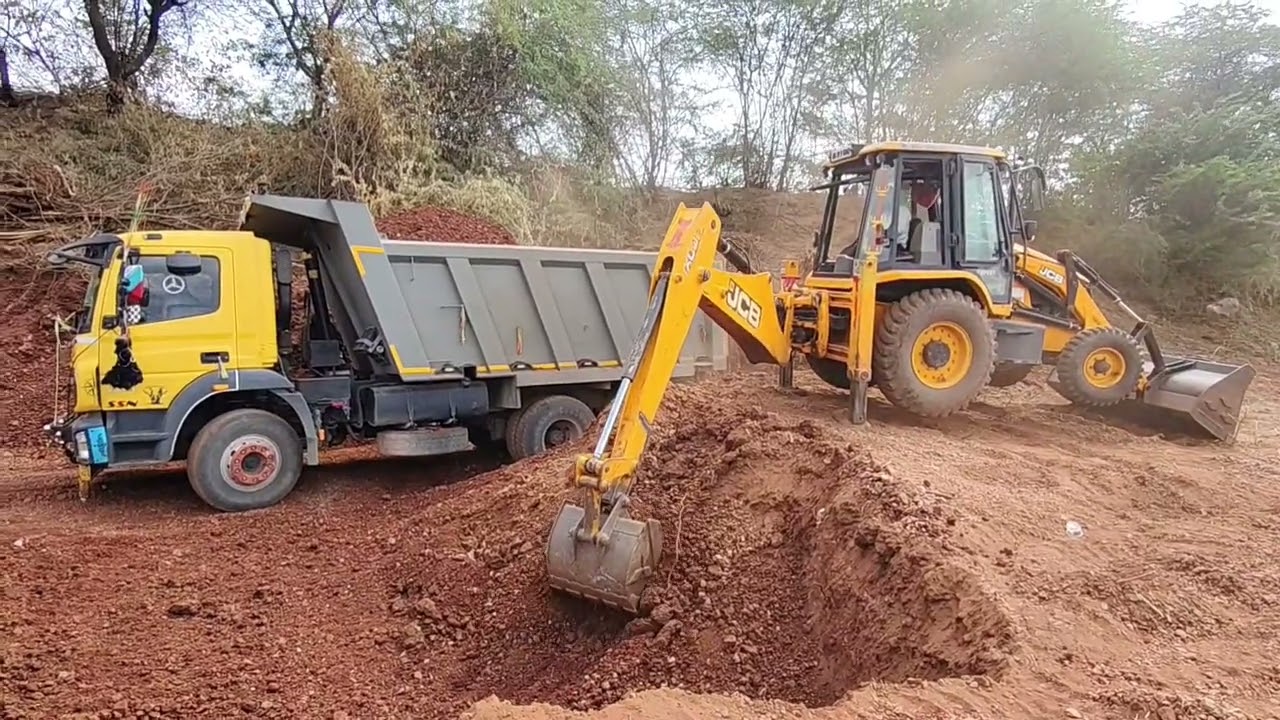 JCB 3DX mud loading to tipper 👌👌👍👍