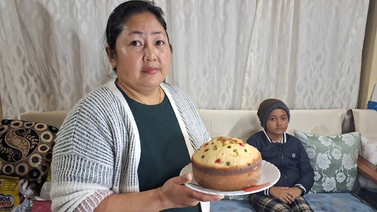 FIRST TIME BAKING CAKE AT HOME || BAKING WITHOUT OVEN (Bina Rai Vlogs)