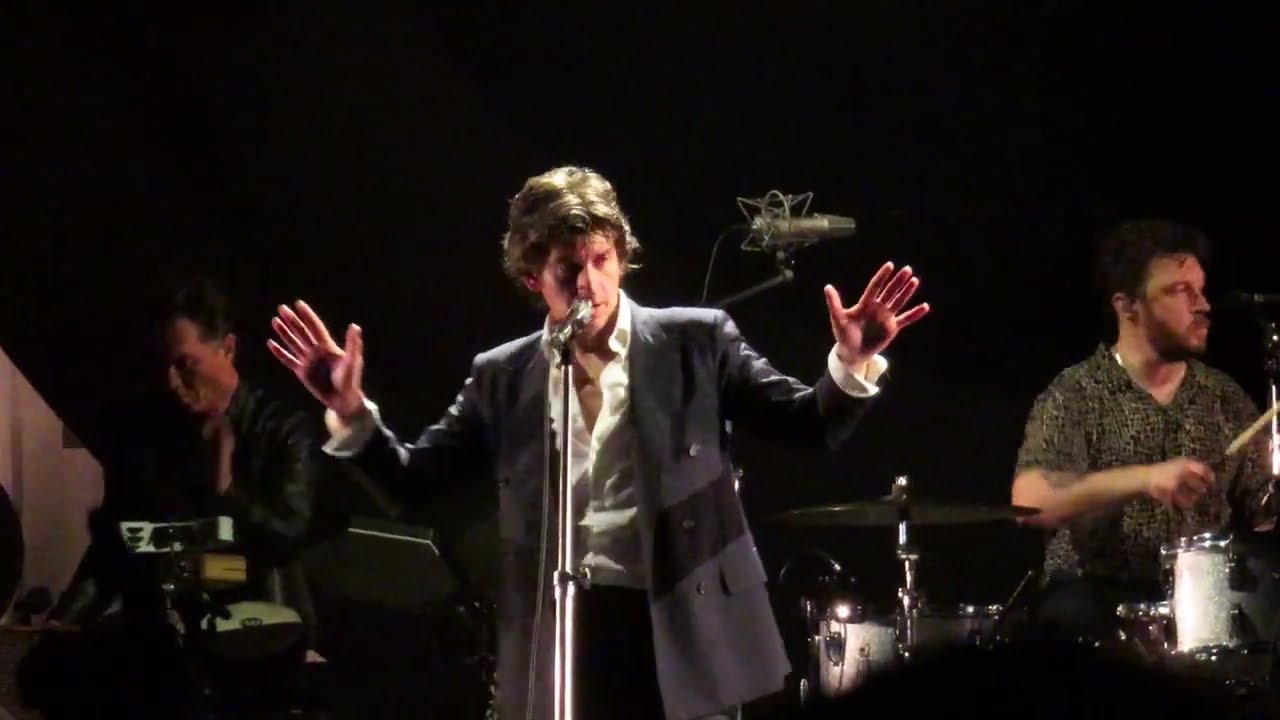 Arctic Monkeys - Hello You @ 3Arena Dublin